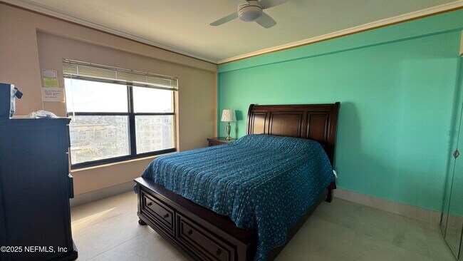 Building Photo - 1901 First St