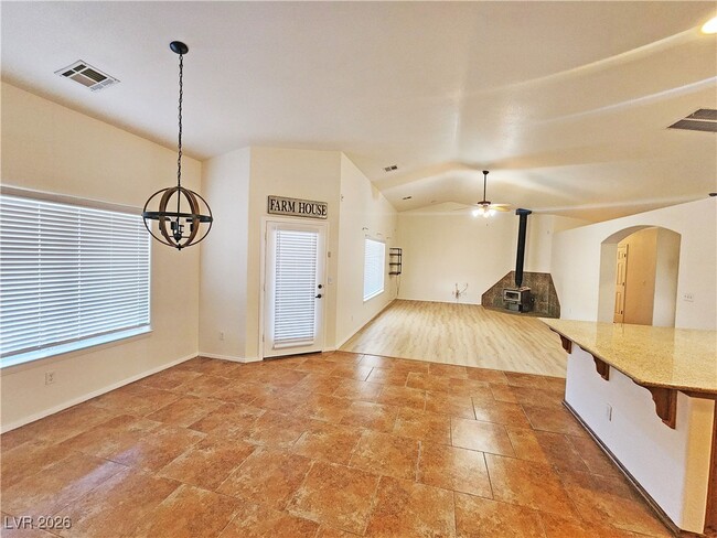 Building Photo - 3120 E Easy St