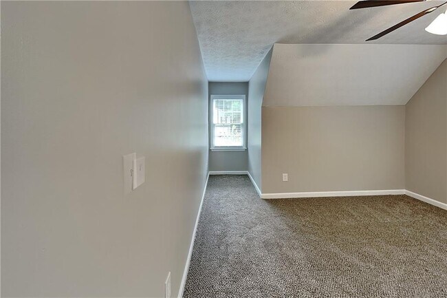 Building Photo - 210 Austin Dr
