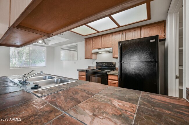 Building Photo - 520 N Stapley Dr