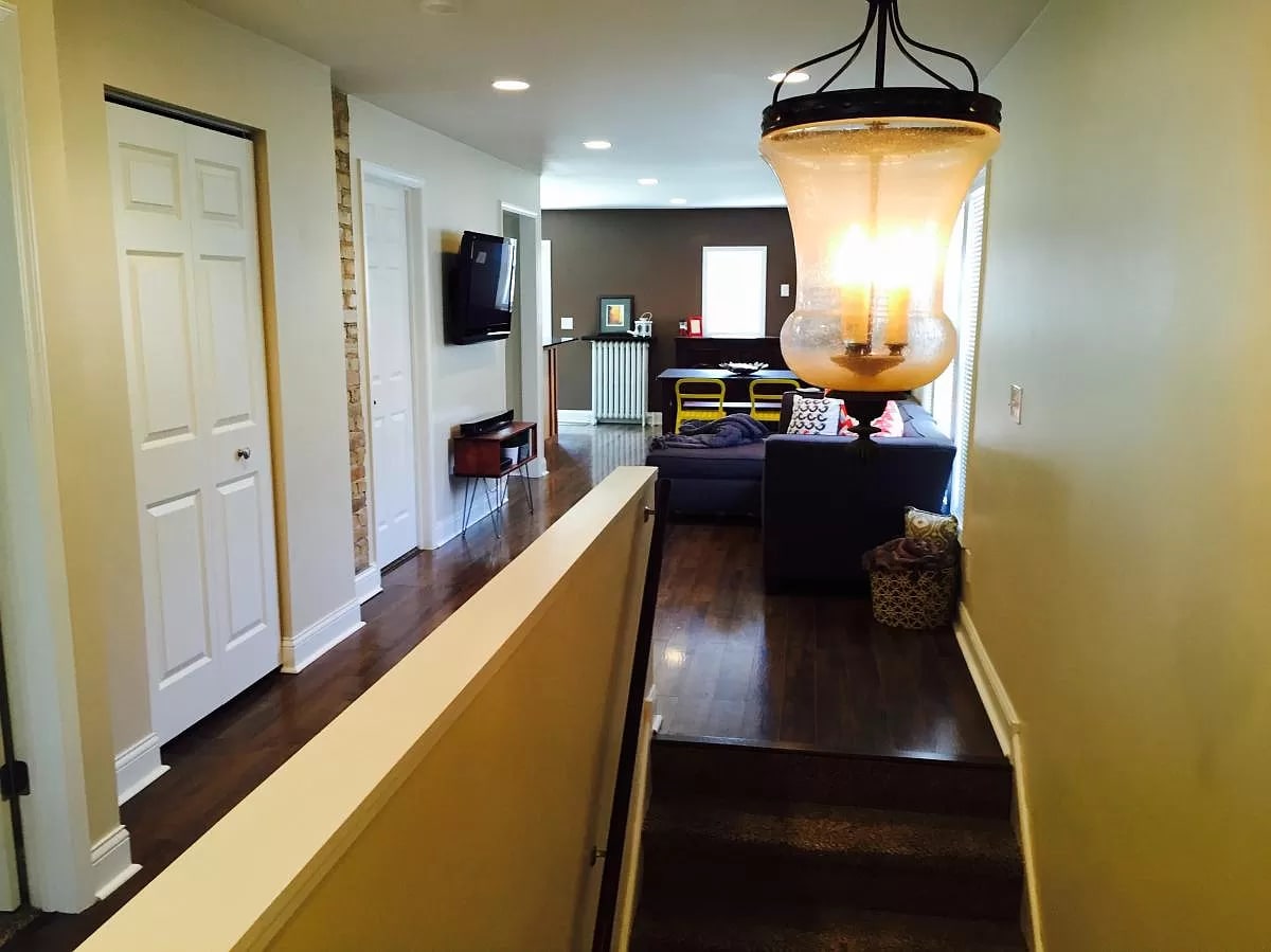 Unit 2 - 4538 Wentworth Ave