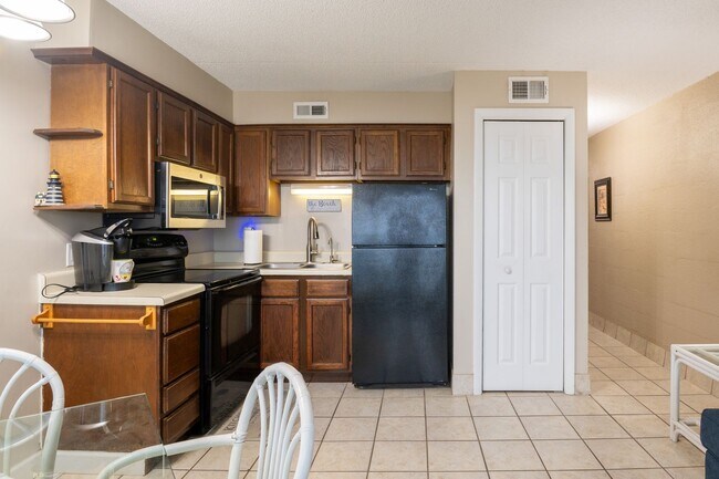 Building Photo - TIME TO SECURE A PROPERTY FOR THE FALL OF '26-SPRING OF '27