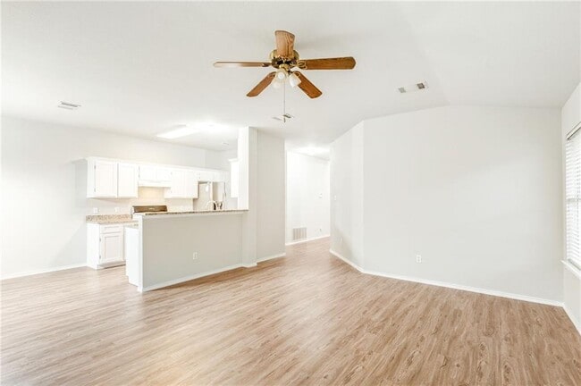 Building Photo - 9417 Bradner Dr