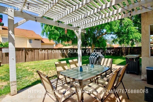 Building Photo - 24531 Mooncrest Cir