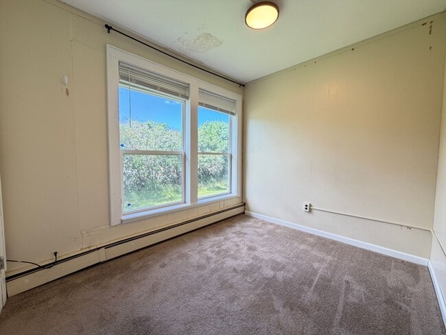 Building Photo - 3 Bedroom Walking Distance from UMD - AVAILABLE AUGUST!