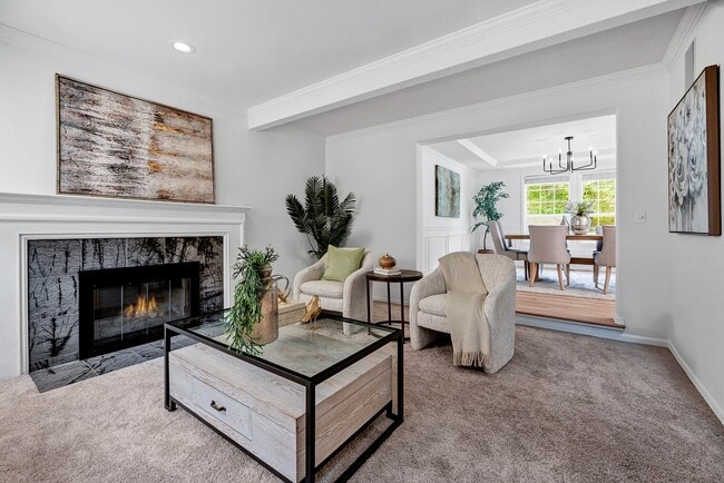 Building Photo - Luxurious 4-Bedroom Family Home Minutes Aw...