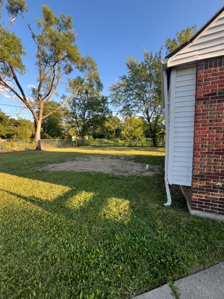 Building Photo - 17246 Strasburg St