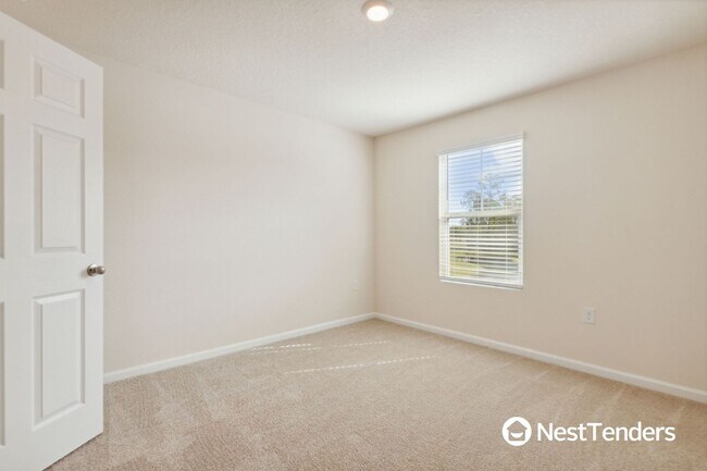 Building Photo - Beautiful Townhome with Two Primary Suites!