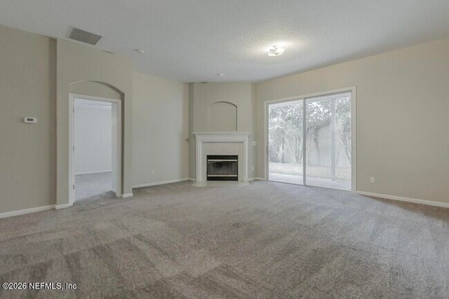 Building Photo - 684 Sid Dr