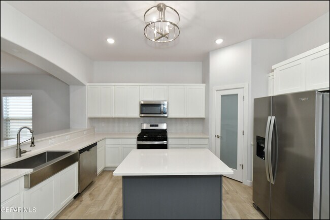 Building Photo - 142 Ruth Trl