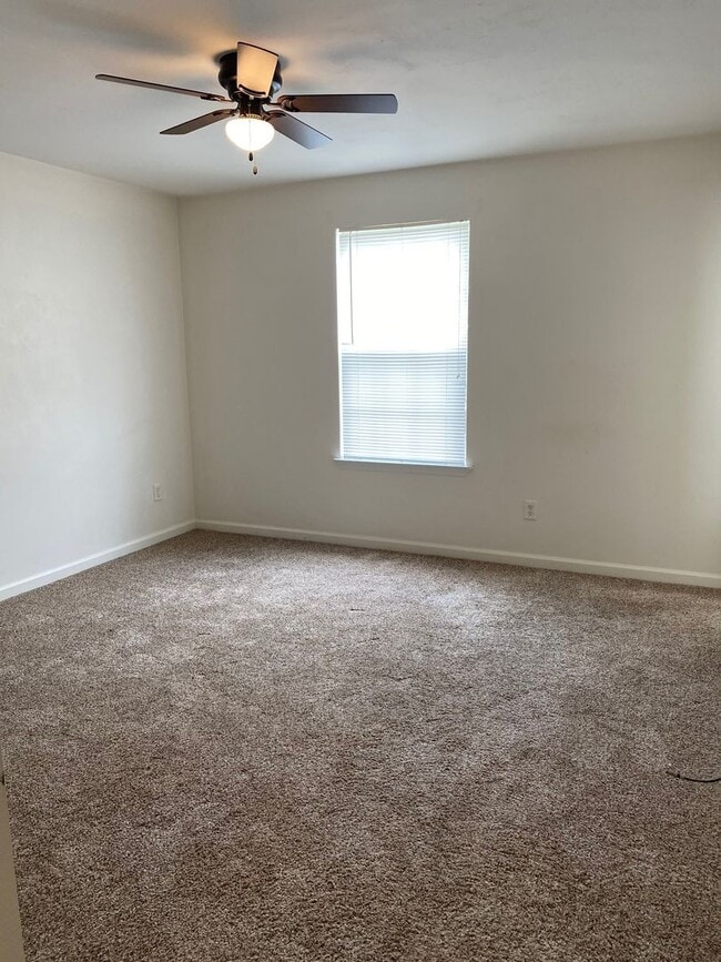 Building Photo - 3 Bedroom 2 Bath  House in Magnolia Gardens