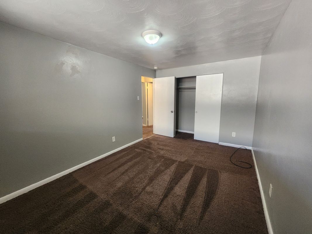 Building Photo - 1753 Clinton St