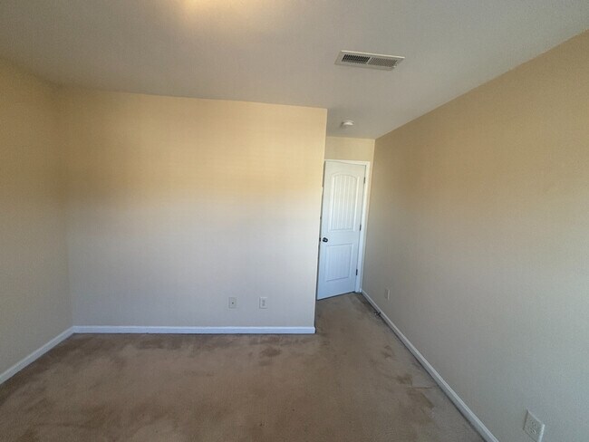 Building Photo - Room in House on Brintons Cottage St