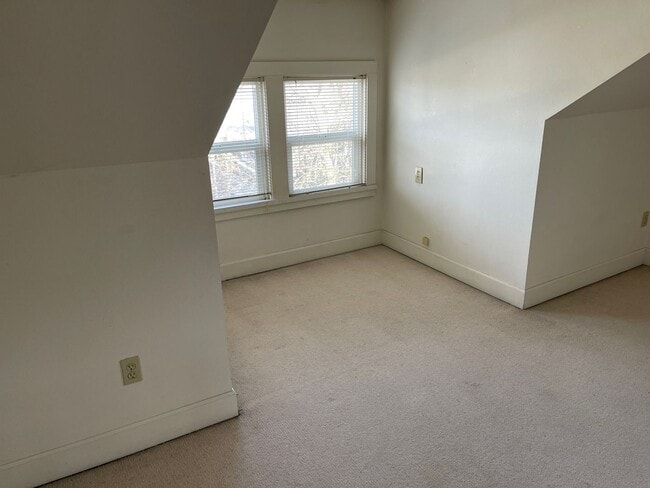 Building Photo - Nice Tacoma Duplex 2 Bed 1 Bath For Rent
