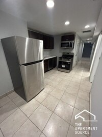Building Photo - 2300 S Ridgeway Ave