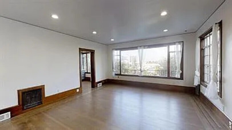 Building Photo - 3273 Kempton Ave