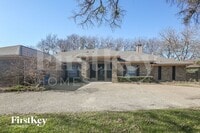 Building Photo - 1709 Plummer Dr