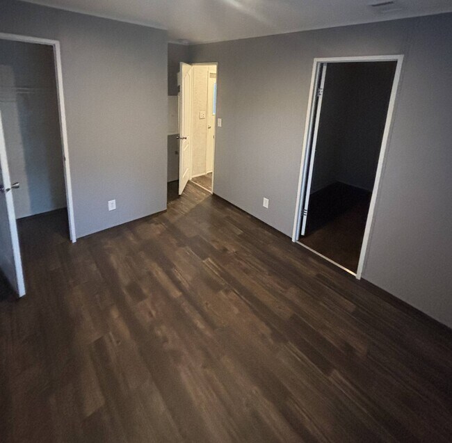 Building Photo - 3150 Plateau Dr