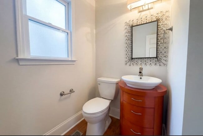 Building Photo - 122 W Tattersall Dr