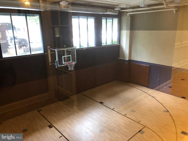 Building Photo - 2665 Prosperity Ave