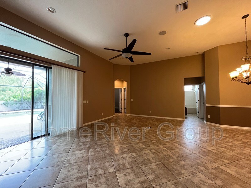 Building Photo - 8426 White Poplar Dr