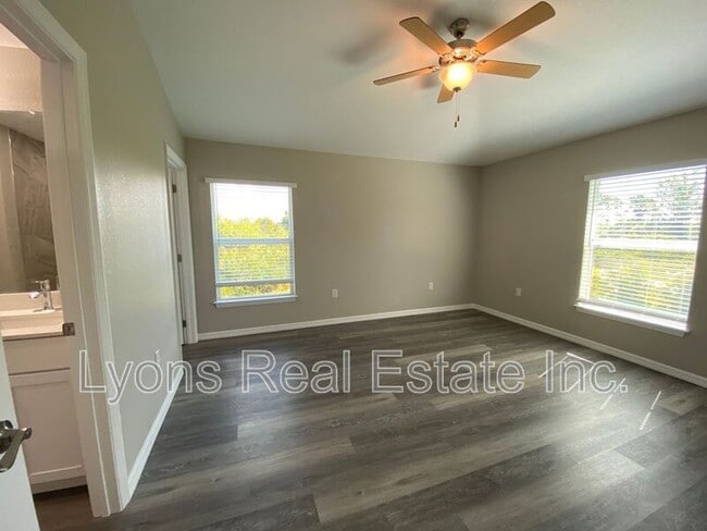 Building Photo - 126 Smallwood Rd