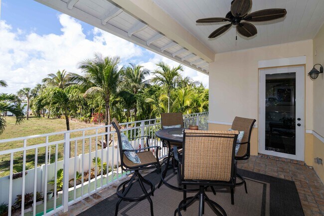 Building Photo - 920 Lago Mar Ln