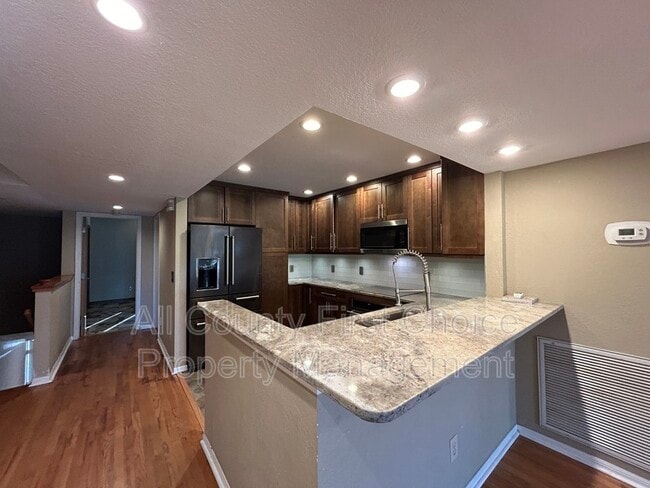 Building Photo - 9650 Tara Cay Ct