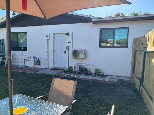 Building Photo - 10405 SW 107th Terrace