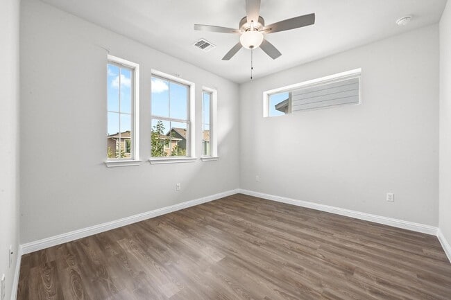 Building Photo - 7902 Mellencamp Dr