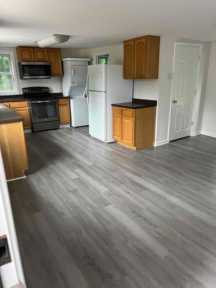 Building Photo - 907 Bantam Rd