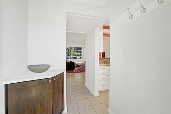 Building Photo - 4025 N Federal Hwy