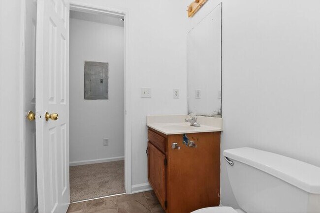 Building Photo - Well-Maintained 2BD/1BA Duplex in Concord, NC!