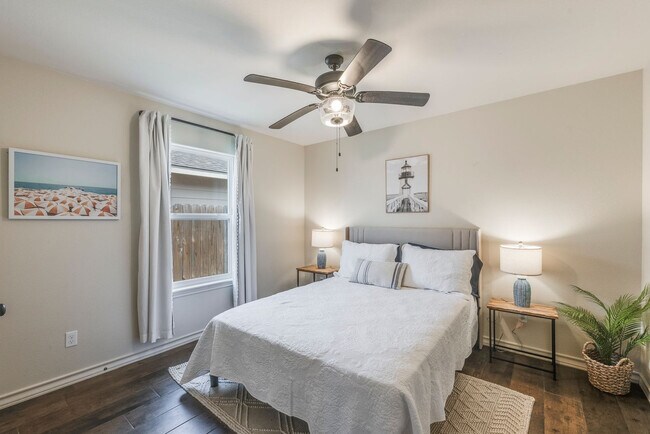 Building Photo - 3230 Creek Side Dr