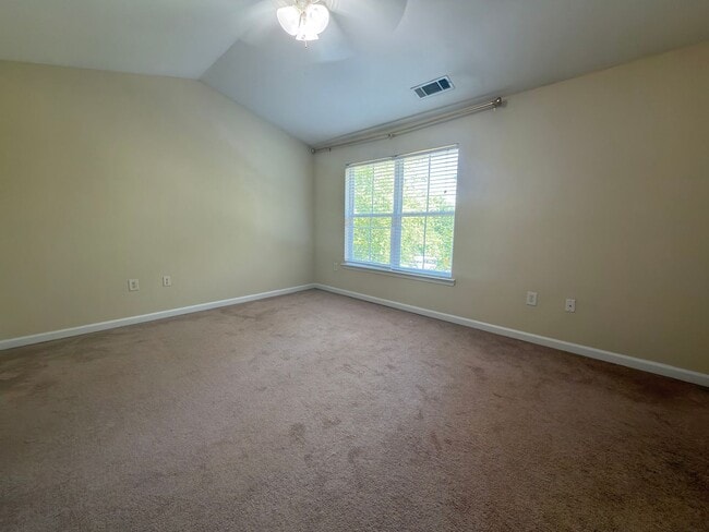 Building Photo - NOW AVAILABLE!  3 bedroom/3 bath condo for RENT!  $2400 per month - Free Parking