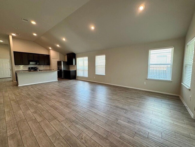 Building Photo - 295 Rimrock Ct