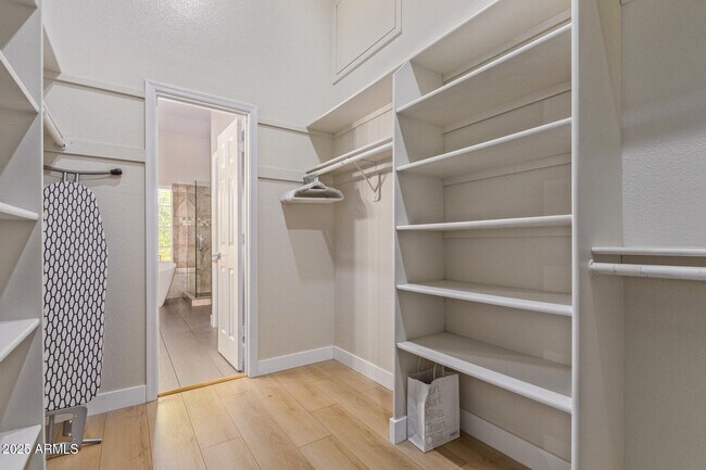 Building Photo - 1413 W Coral Reef Dr