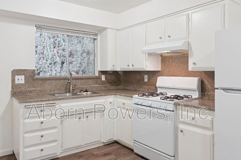 Building Photo - 1215 Williams Way
