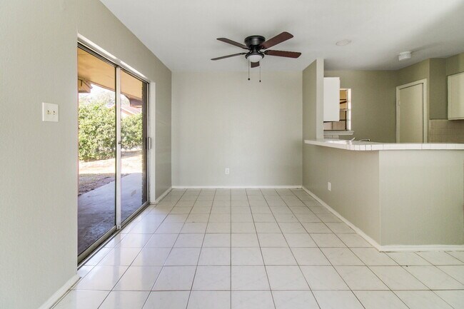 Building Photo - "Charming 2-Bed, 2-Bath Retreat in McAllen's Heart – 1,212 Sq Ft of Comfort!"