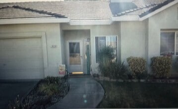 Building Photo - Beautiful 3 Bedroom, 2 Bath Home with Spacious Features