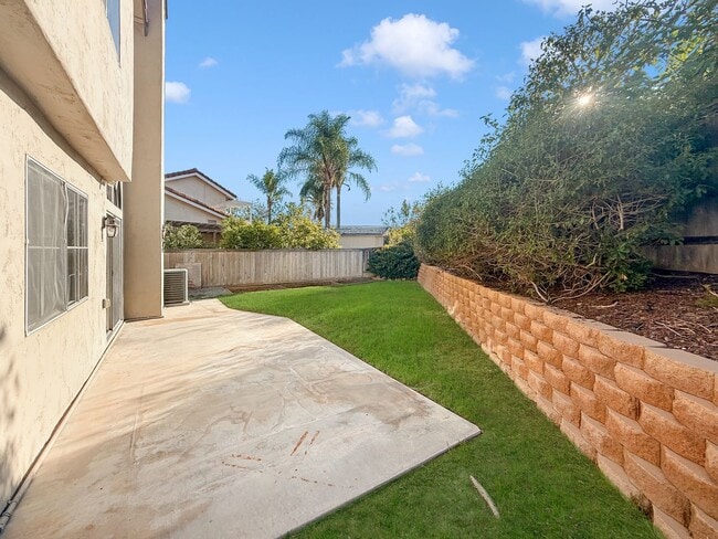 Building Photo - Beautiful 4BR/2.5BA Home Featuring a Large...
