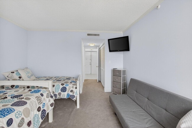 Building Photo - 3009 S Ocean Blvd