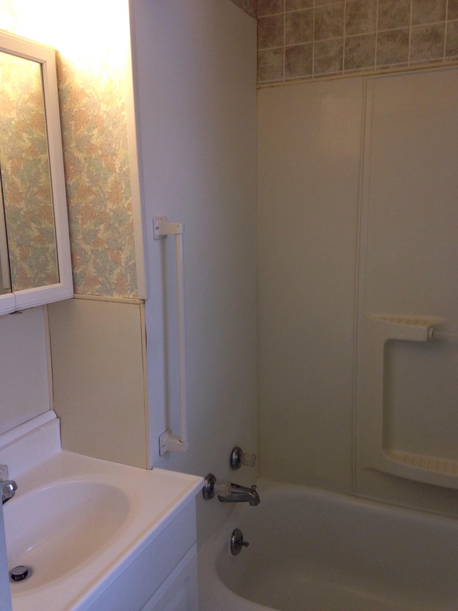 Bath - 311 N Center St