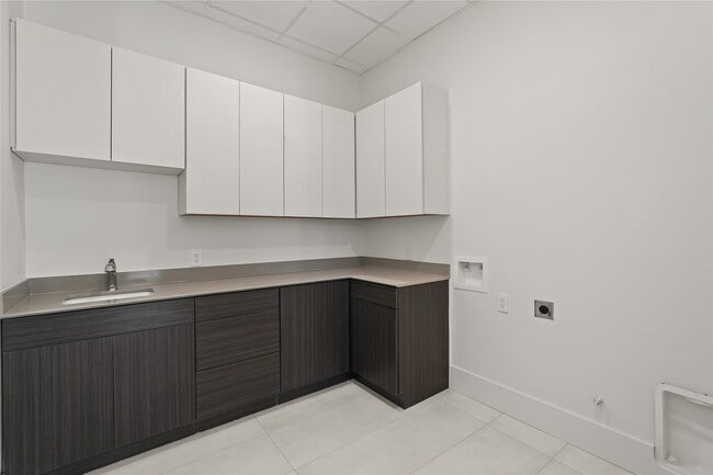 Building Photo - 4903 Braesvalley Dr