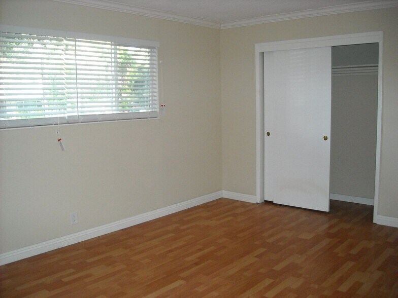 Building Photo - 609 Grand Fir Ave