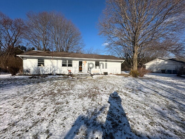 Building Photo - 1075 N 100 E