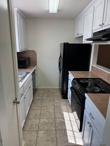 Building Photo - 4454 Stumberg Ln