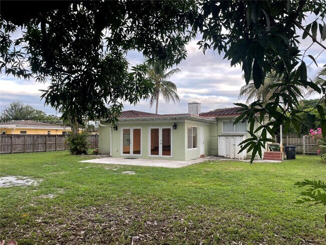 Building Photo - 535 NW 121st St