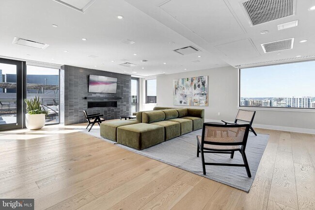 Building Photo - 37 L St SE