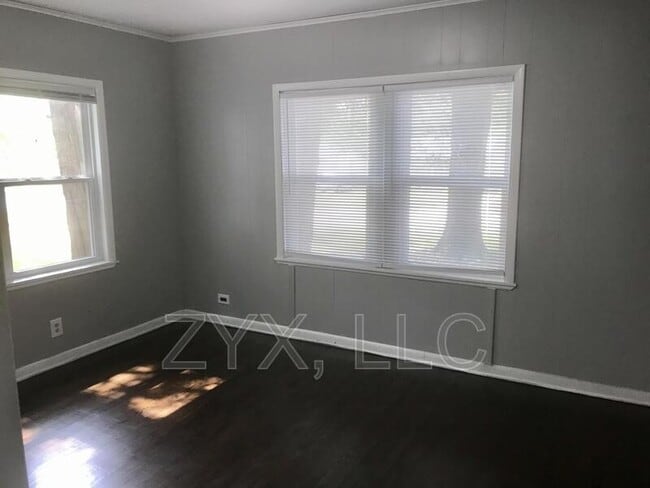 Building Photo - 412 N 34th St